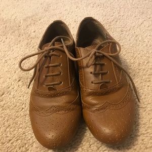 Brown Oxford flats